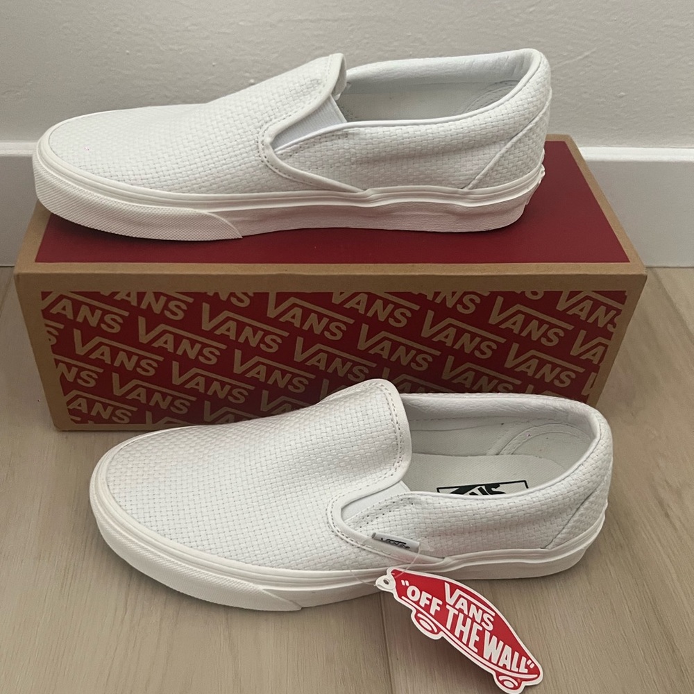NEW Vans Classic Slip-On Sneakers in White